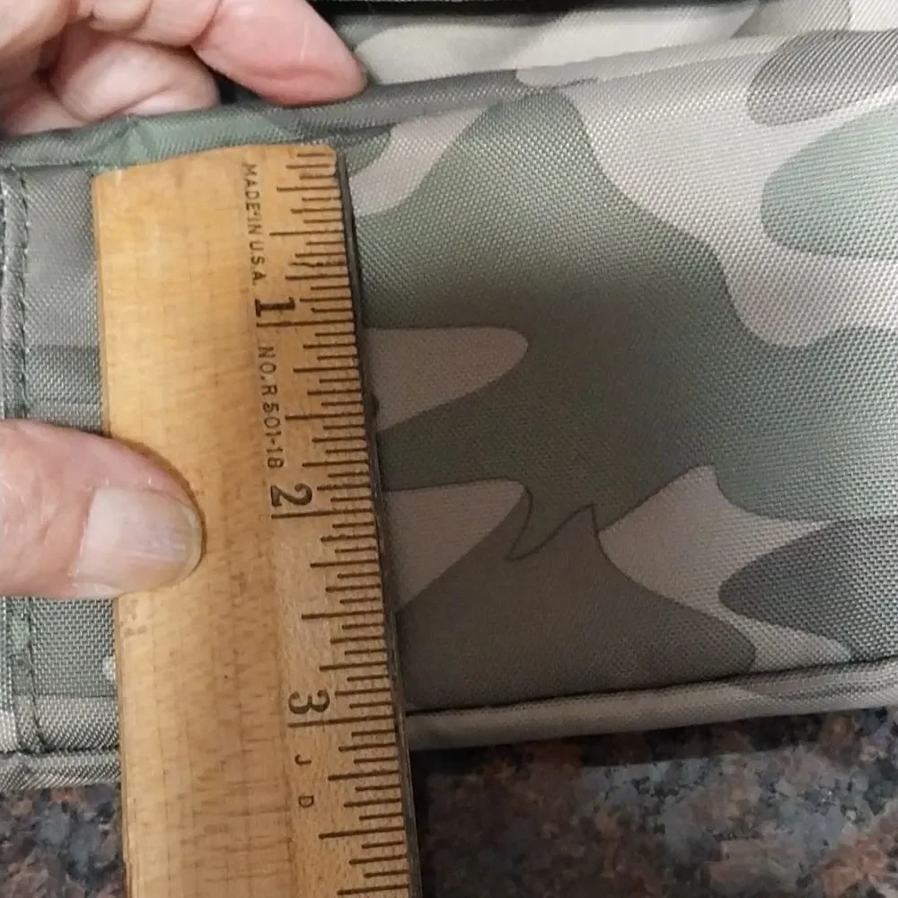 UNISEX Baggallini Towne Bagg in Olive Camo...NWT